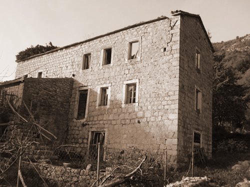 Kuća Rucovića u selu Podostrog
